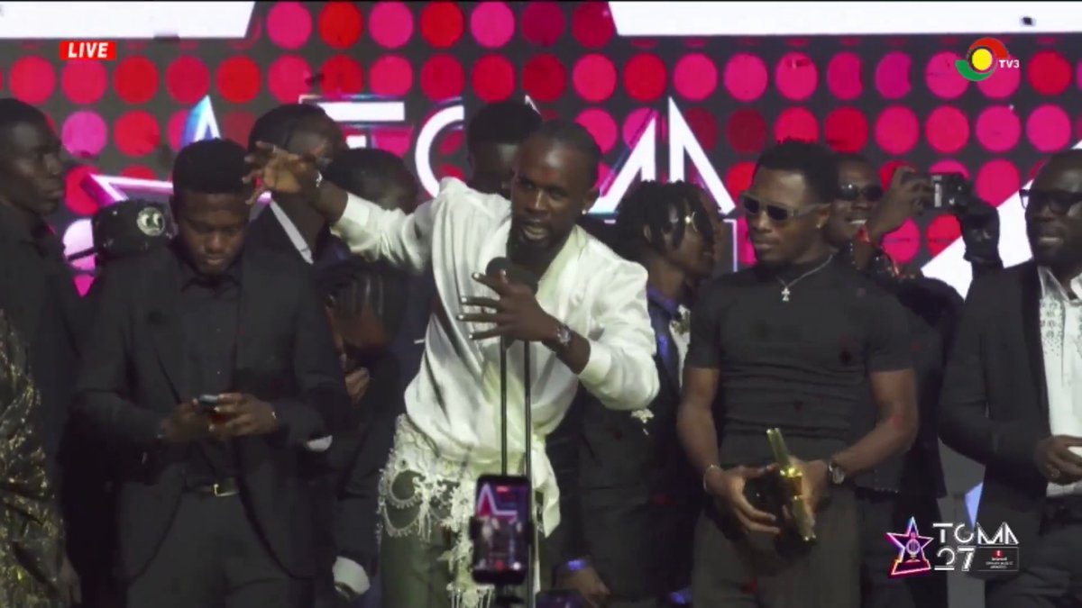 History made🔥 IRON BOY has officially been crowned Artiste of the Year at the #27thTGMA. He becomes only the third artist in history to win the TGMA Artiste of the Year twice, joining the elite ranks of Sarkodie (2010, 2012) and Stonebwoy (2015, 2024). #TV3GH