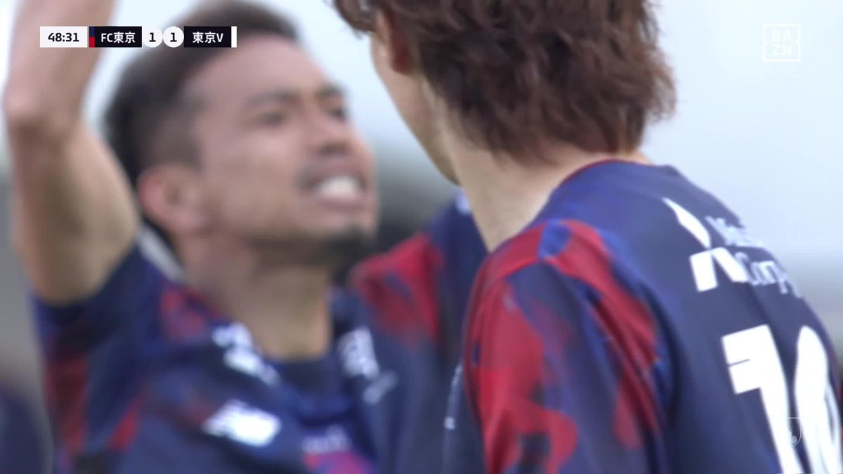 空気を変える“闘将”🔥🔥 長友佑都が執念でFKを獲得 サポーターを煽りボルテージは最高潮に 🏆 明治安田J1百年構想リーグ 🆚 FC東京×東京V 📺 #DAZN ライブ配信中 #Jリーグ #だったらDAZN