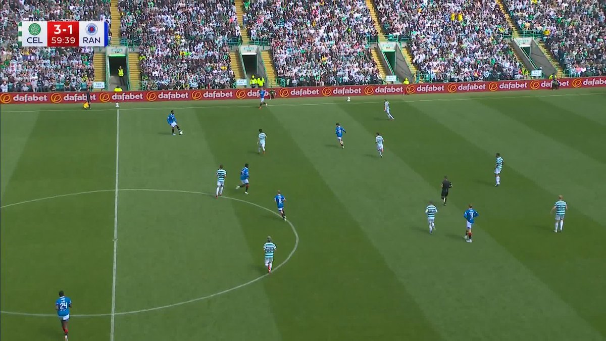 🍀 "Celtic fans are singing the name of the Rangers manager" The home fans are enjoying this one 🔊
