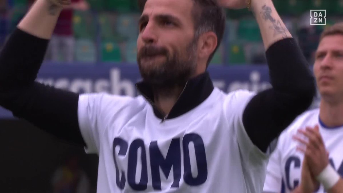 👕"COMO SI DICE EUROPA?" El Como de Cesc Fàbregas hace historia y jugará por PRIMERA VEZ competición europea ✨ Así celebró el sueño junto a su afición tras una temporada inolvidable 💙👏 #SerieAenDAZN 🇮🇹