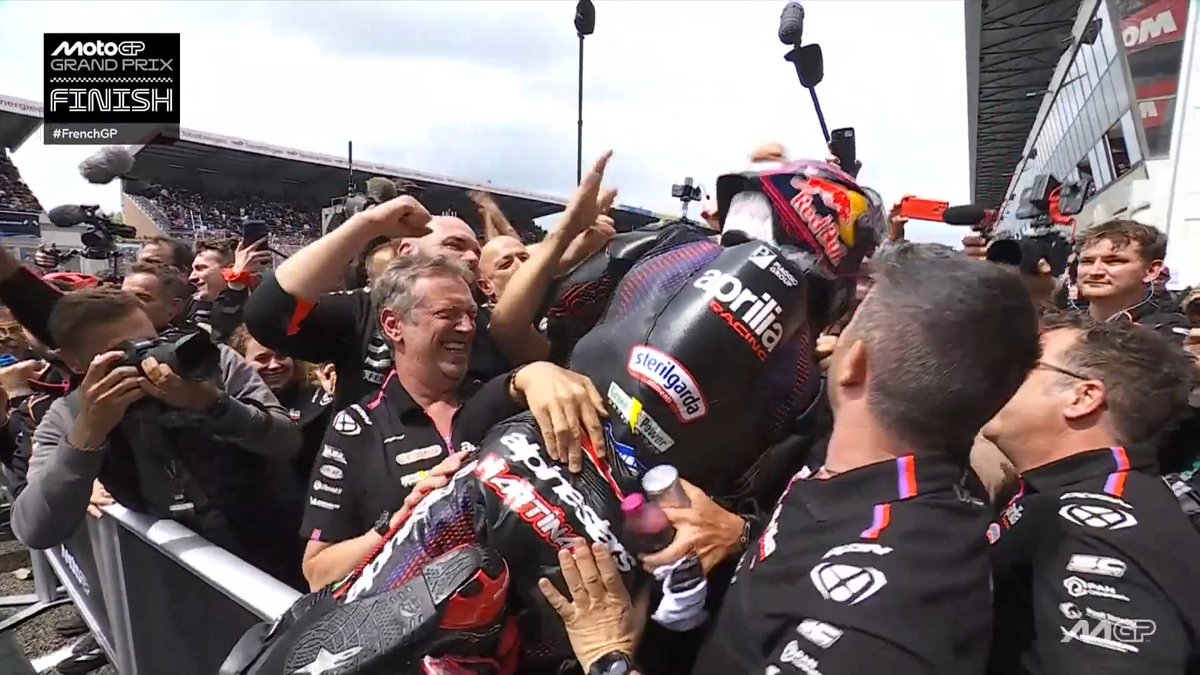 Martinator is ROLLING after that one 🤩 #FrenchGP 🇫🇷