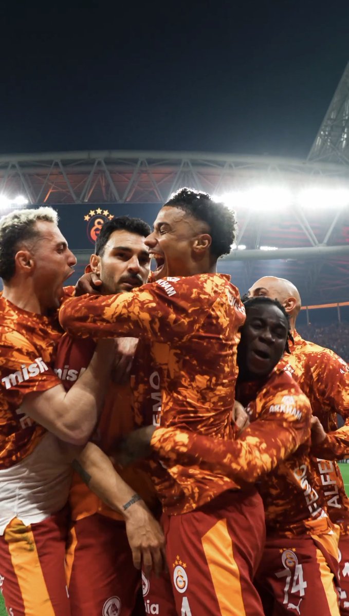 Kaan Ayhan attı, kutlamalar başladı. 🔥
