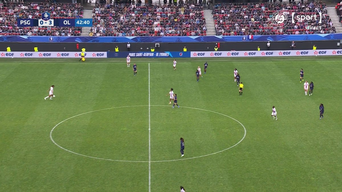 #CDFF | ⚽️ OH QUEL BIJOU ! Ça fait 3-0 pour l’OL Lyonnais ! 📺 Suivez le match en direct :
