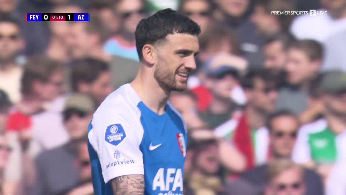 Troy Parrott has the ball in the Feyenoord net twice inside a minute of play! 🤯 He was denied the first time for offside, but there's no disallowing his lovely dink for the opener 🔥