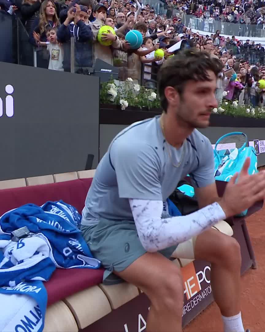 Letting it all out 👏 An emotional Musetti after advancing in his home Masters #IBI26