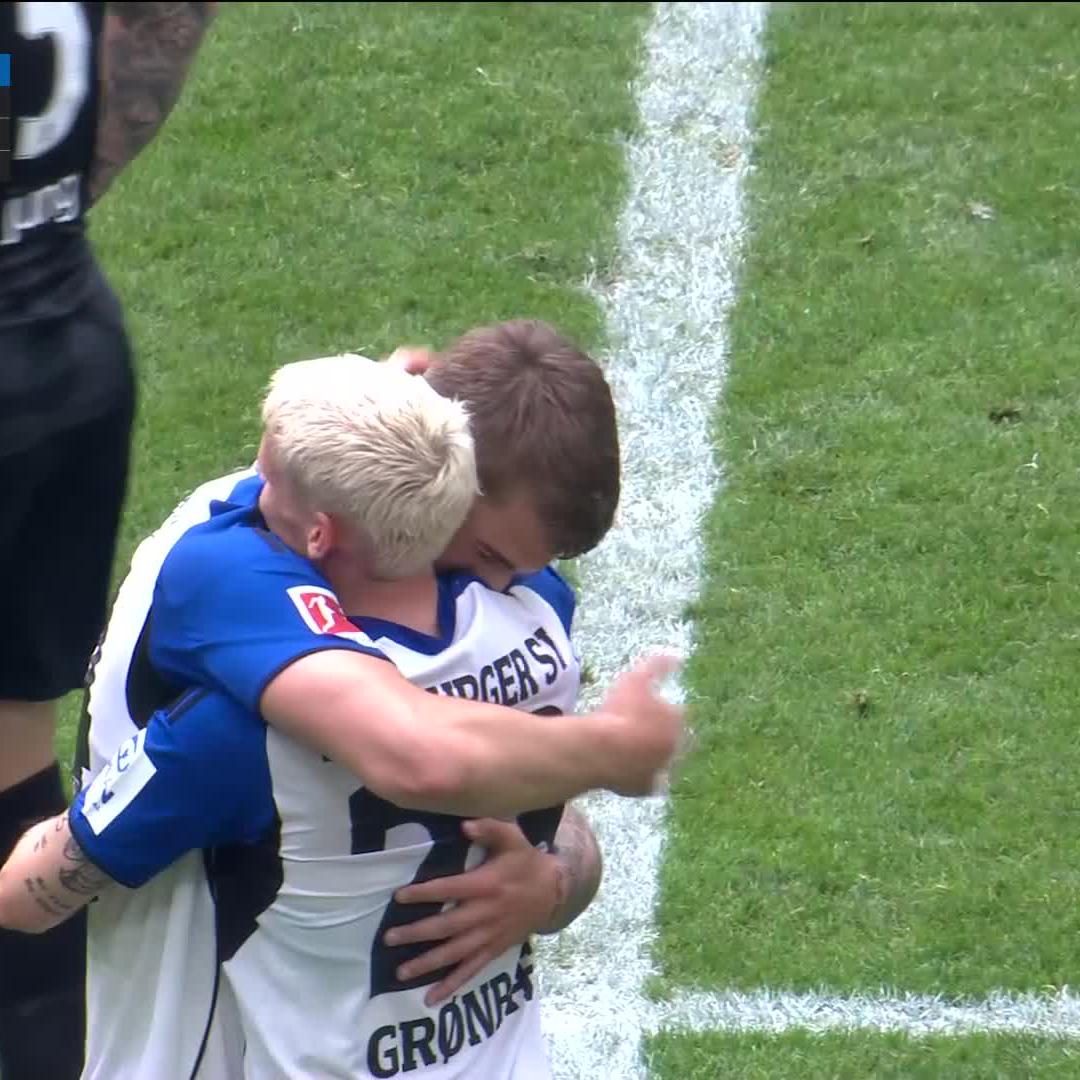 Standing Ovations für einen der Garanten des Hamburger Klassenerhalts 🔥 Der Volkspark verneigt sich vor Luka Vuskovic #DAZNmoment #Bundesliga #HSVSCF