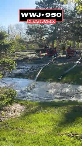 🚨 A 42” water main has failed in Auburn Hills. Now Orion Twp, and surrounding areas are running out of water. The water tower is also running low and there’s expected to be NO WATER by day’s end. 36sq miles. May be out for 2 weeks. @Tim_Pamplin Tim Pamplin reports.