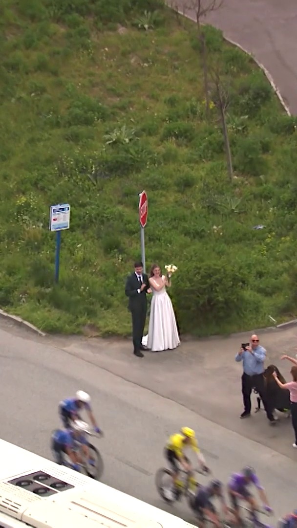 👰🤵La meilleure photo de mariage de l'histoire ? 😂 #LesRP