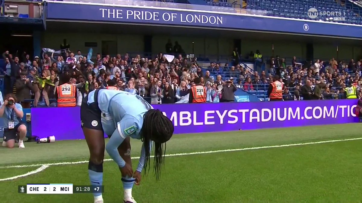 Man City level it in added time through Bunny Shaw from 2-0 down 😱 📺 Stream with TNT Sports on HBO Max