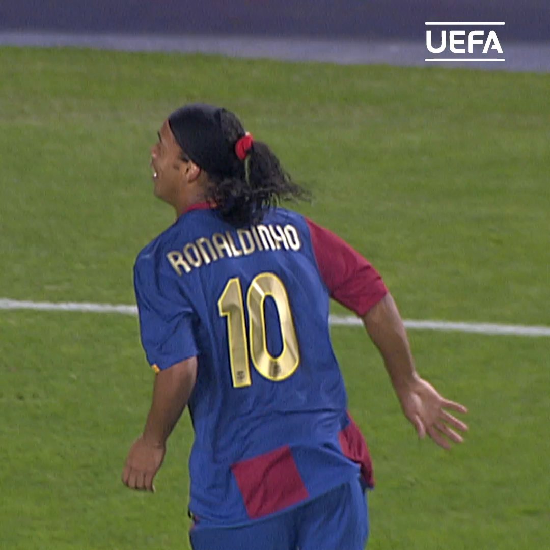 Día 🔟, día de Ronaldinho 🤙 #UCL | Ronaldinho