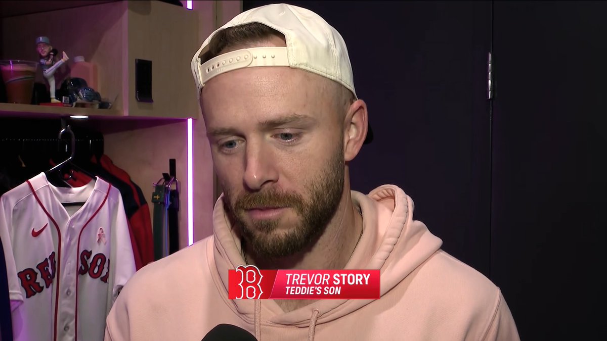 "As a kid, being able to look up there and see your mom… I knew I always felt loved, and she was always keeping the book and keeping score." 🥹❤️ Tom Caron spoke with some of the Red Sox about what their Moms mean to them ☺️