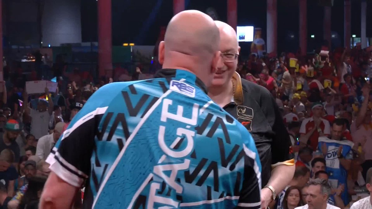 CROSS CRUISES THROUGH! Rob Cross completes our first semi-final as Voltage races through, beating Andrew Gilding 6-1, and will face Kevin Doets for a place in the final in Graz! 📺 #ET6