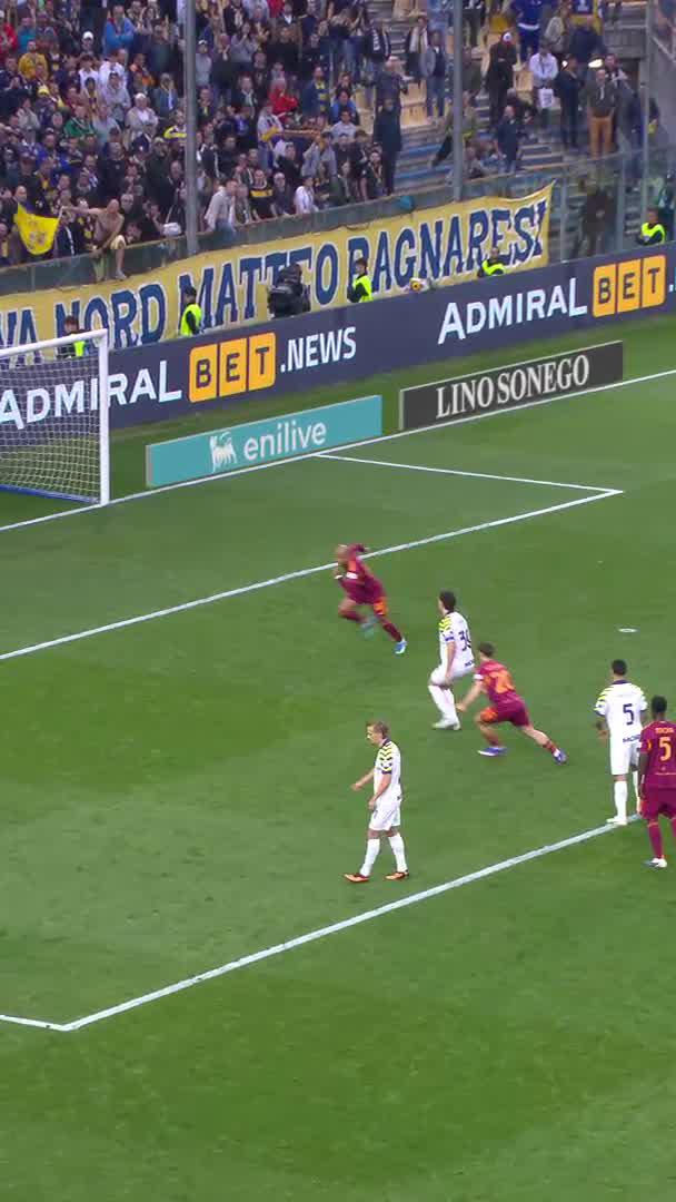 La terza doppietta di Malen in Serie A ribalta di nuovo tutto #ParmaRoma 2-3