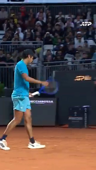Excelling on the red dirt 🧱 Learner Tien turns the tables on Bublik 4-6, 6-4, 7-5 for a spot in the Round of 16 in Rome. Internazionali BNL d'Italia | #IBI26