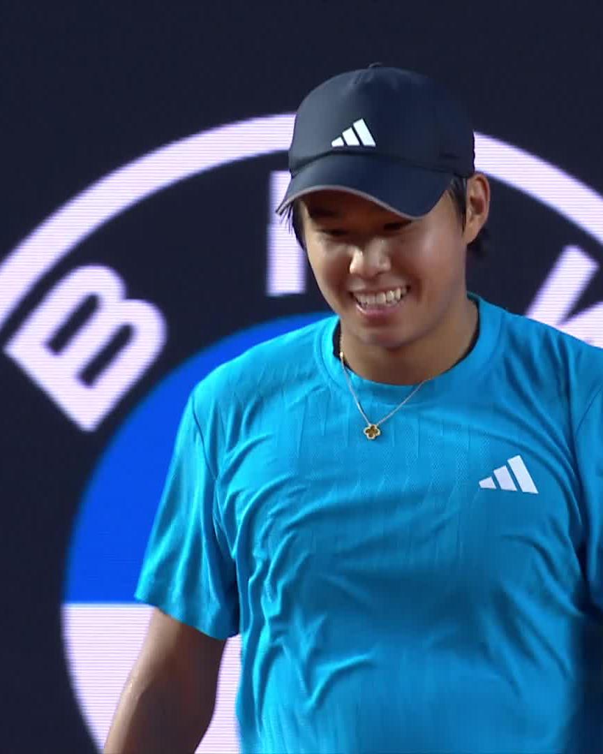 Learner-ing the clay 🙌 Tien claims his first first top 50 win on this surface as he beats Bublik 4-6 6-3 7-5 🔥 #IBI26