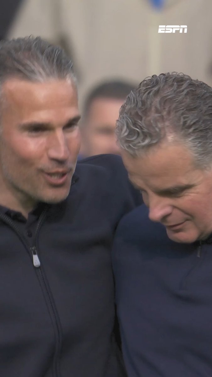 Nuestro nuevo presidente deportivo, Dennis Te Kloese, diciendo adiós entre lágrimas y aplausos a su club actual