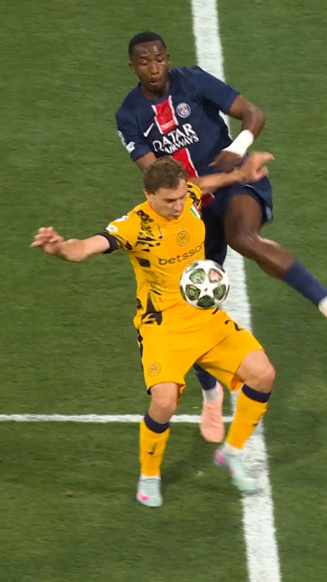 🇪🇨 😎 Willian Pacho en la final de 2025... #UCL | Paris Saint-Germain