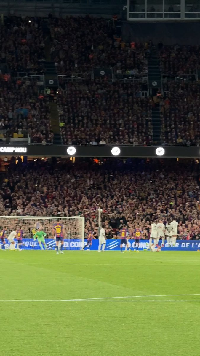 ¡GO-LA-ZO de Rashford que abrió el marcador para Barcelona en El Clásico! 🔥