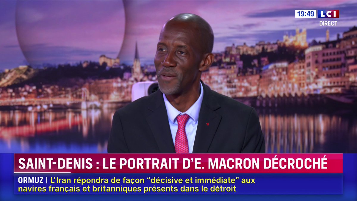 ▶️ Bally Bagayoko justifie le retrait du portrait d’Emmanuel Macron à Saint-Denis : 🗣️ "Le président de la République n’a pas été à la hauteur quand j’ai été visé par des propos racistes. Et pour les quartiers populaires, il n’a pas tenu ses promesses."