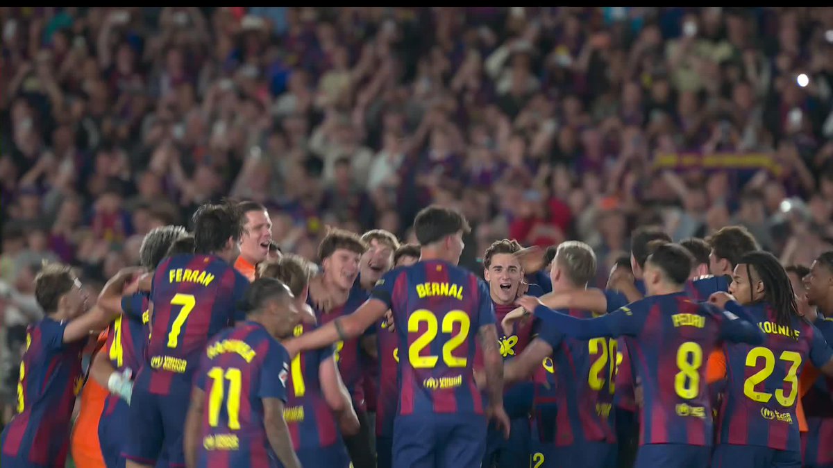 The full-time scenes as Barcelona are crowned LALIGA champions! 🏆 Hansi Flick's side seal the title in unforgettable fashion against their biggest rivals 🔵🔴 𝑃𝑟𝑒𝑠𝑒𝑛𝑡𝑒𝑑 𝑏𝑦 SBK | 18+ | 𝑃𝑙𝑒𝑎𝑠𝑒 𝐺𝑎𝑚𝑏𝑙𝑒 𝑅𝑒𝑠𝑝𝑜𝑛𝑠𝑖𝑏𝑙𝑦