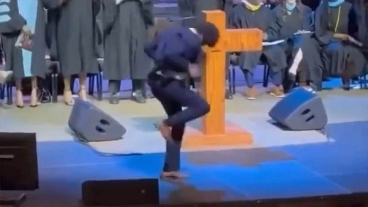 I knew I saw that Tennessee race baiter's dance moves before...🤣🤣🤣