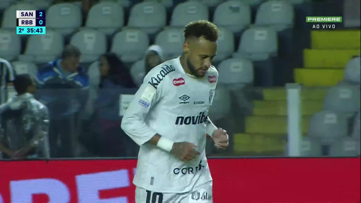 Neymar ovacionado pela torcida do Santos na Vila Belmiro após ser substituído por Gabigol. 🎥 Premiere | ge