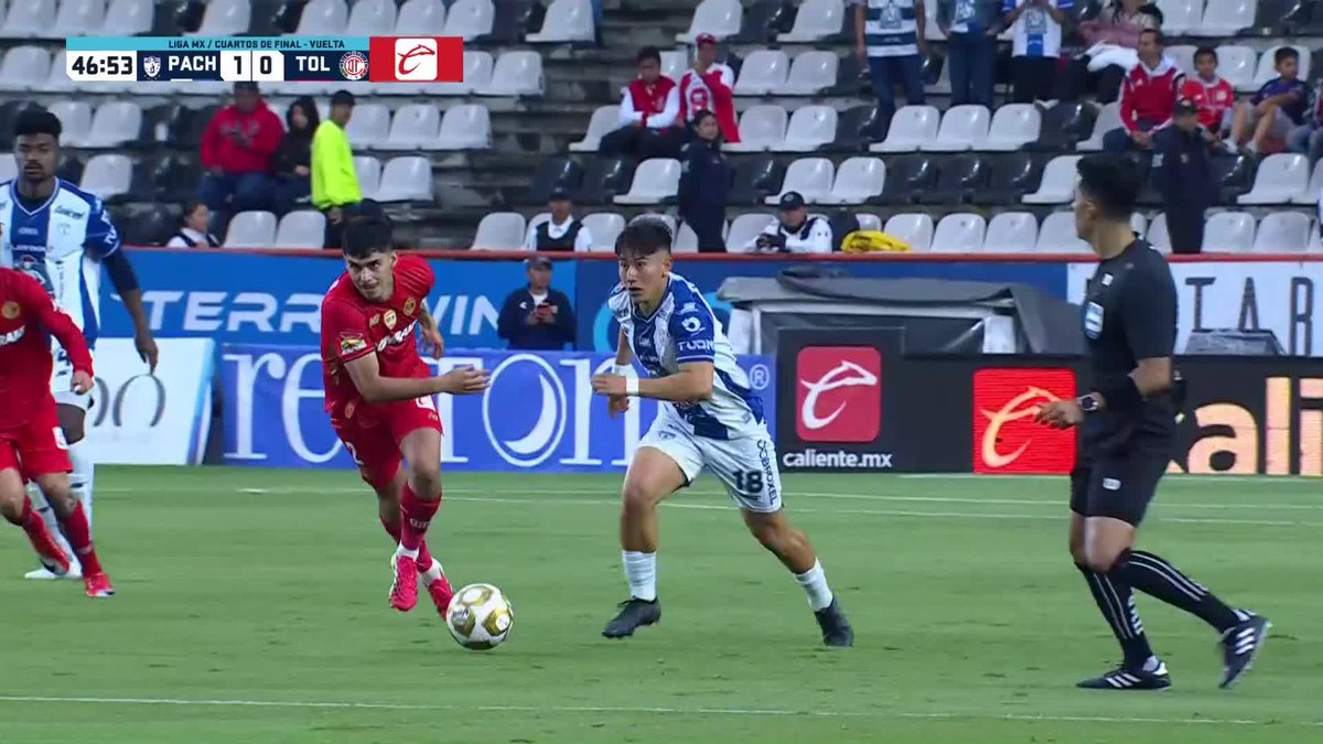 ¡Y apareció el 'Senador' para FIRMAR el segundo de los Club de Futbol Pachuca! 💙🖋️ ¡Qué gran control orientado de Robert Kenedy! 🇧🇷 #LaLigaDeLaAfición | #CFPACTOL | #CFVUELTA