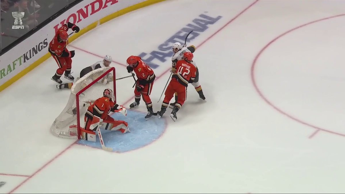Sneaky, sneaky pass from William Karlsson 🤭 #StanleyCup 🇺🇸: ESPN 🇨🇦: Sportsnet & TVA Sports