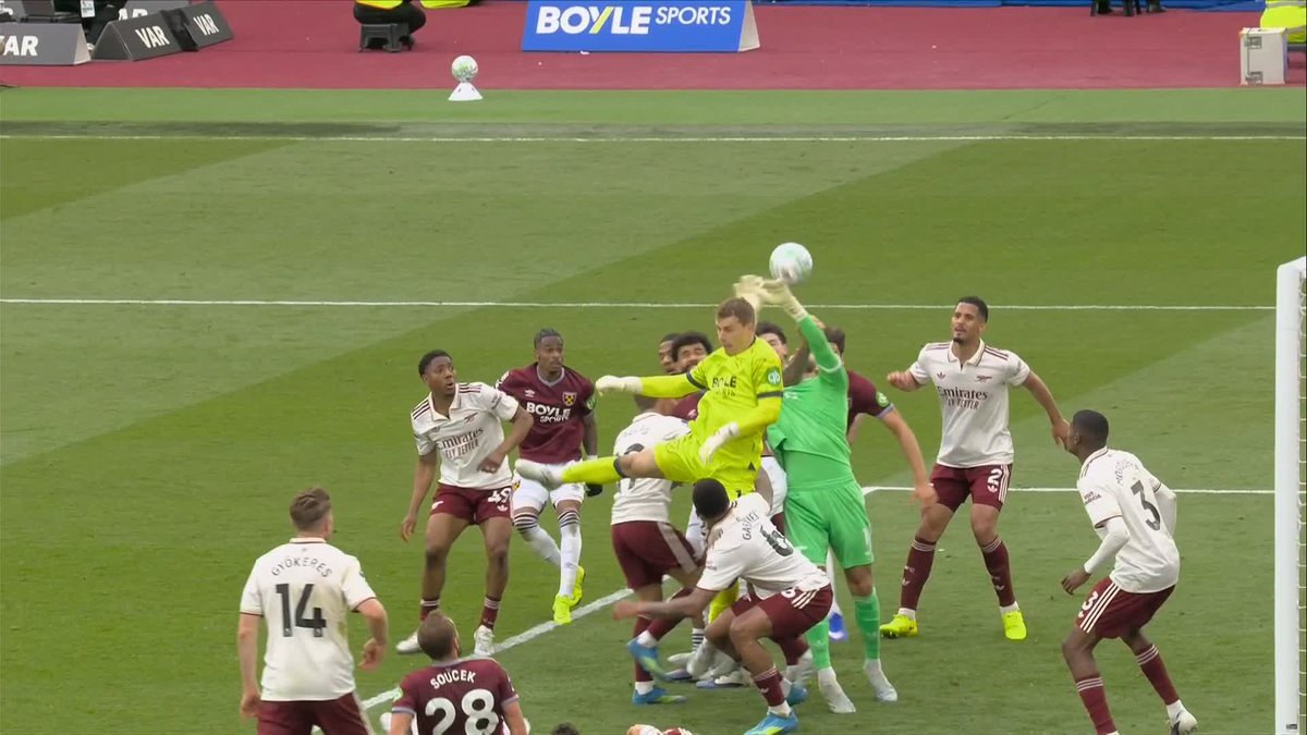 "You have to go in chronological order" "If it's not a foul on the goalkeeper, I think that's definitely a penalty" Dermot Gallagher says the decision to overturn West Ham's equaliser against Arsenal was the right call ✅