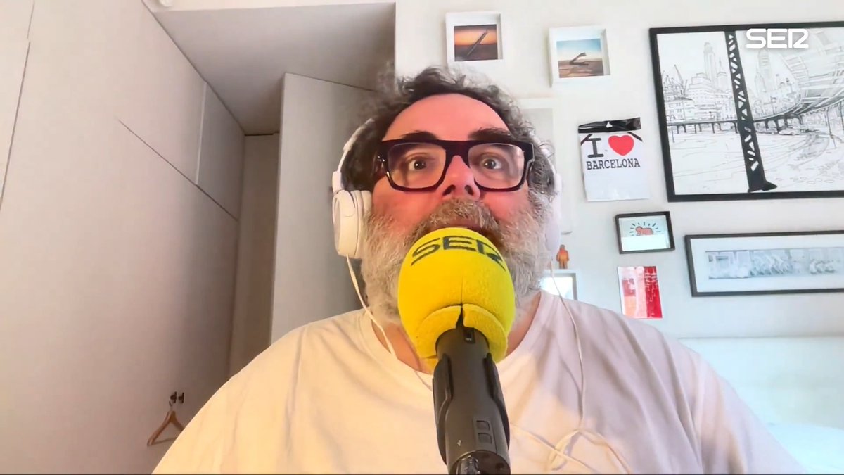 💭 "Yo a Clavijo le quitaba todos los asesores y le dejaba el ChatGPT de pago. Si tú puedes decir tonterías solo" 🤣 Bob Pop sigue imaginándose a "ratas con el gorro, las gafas y el traje de baño”, diciendo: "Vamos todas a Canarias!".