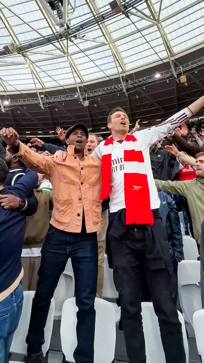 The Arsenal fans were singing at the top of their lungs from the away bay 🎶 ↳ Premier League. Live & On Demand with 4K on Football’s New Home, Stan Sport. Stream now. #StanSportAU #PremierLeague #Arsenal
