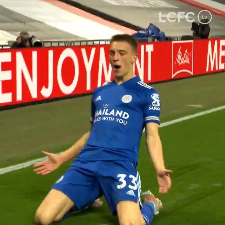 This Luke Thomas goal against Manchester United is so underrated #OnThisDay in 2021