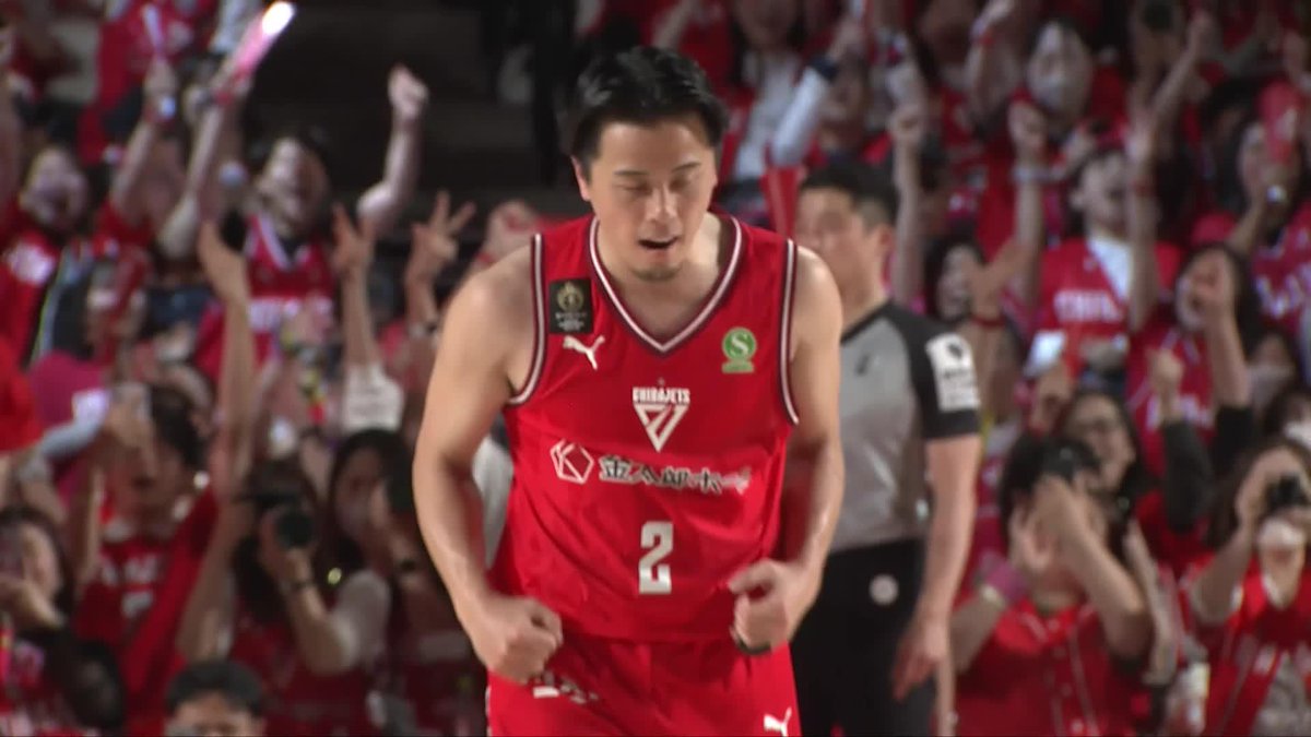ららアリーナは大熱狂❤️🔥 前半ラストを締めくくる富樫勇樹の一撃! Yuki Togashi 富樫勇樹 千葉ジェッツふなばし 🛫PAINT IT JETS✨ 📡バスケットLIVEで生配信中 #Bリーグ #りそなグループ #Bリーグチャンピオンシップ