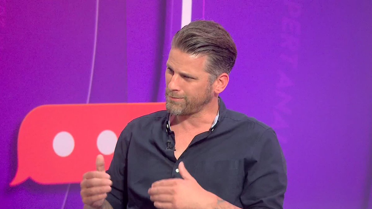 "I think the fans have disconnected from the manager" David Bentley on Arne Slot's response following boos after Liverpool drew to Chelsea 🔴