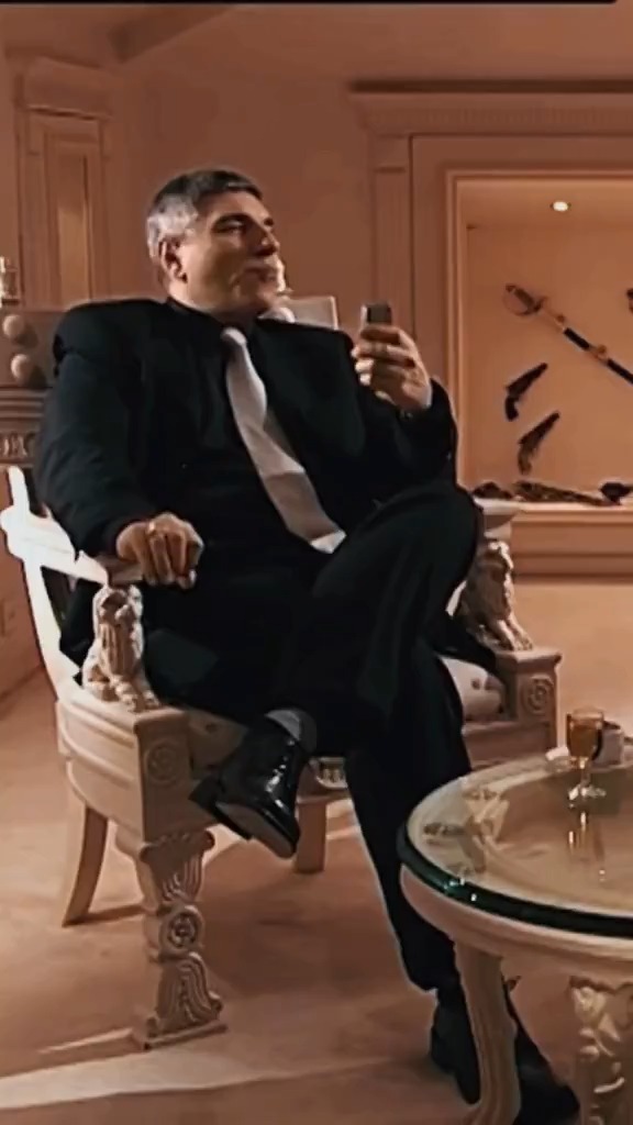Baron'un kesici aletleri, Kılıç ve Testere