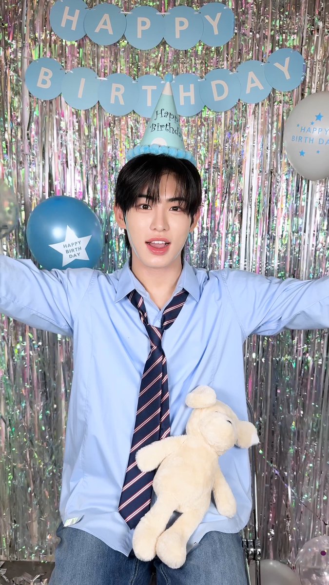 𝗠𝗶𝗻𝗷𝗲'𝘀 𝗕-𝗗𝗔𝗬 🥳 #민제 #Minje #KickFlip #킥플립 #HappyMinjeDay #오늘은_민제생일_축하합시도