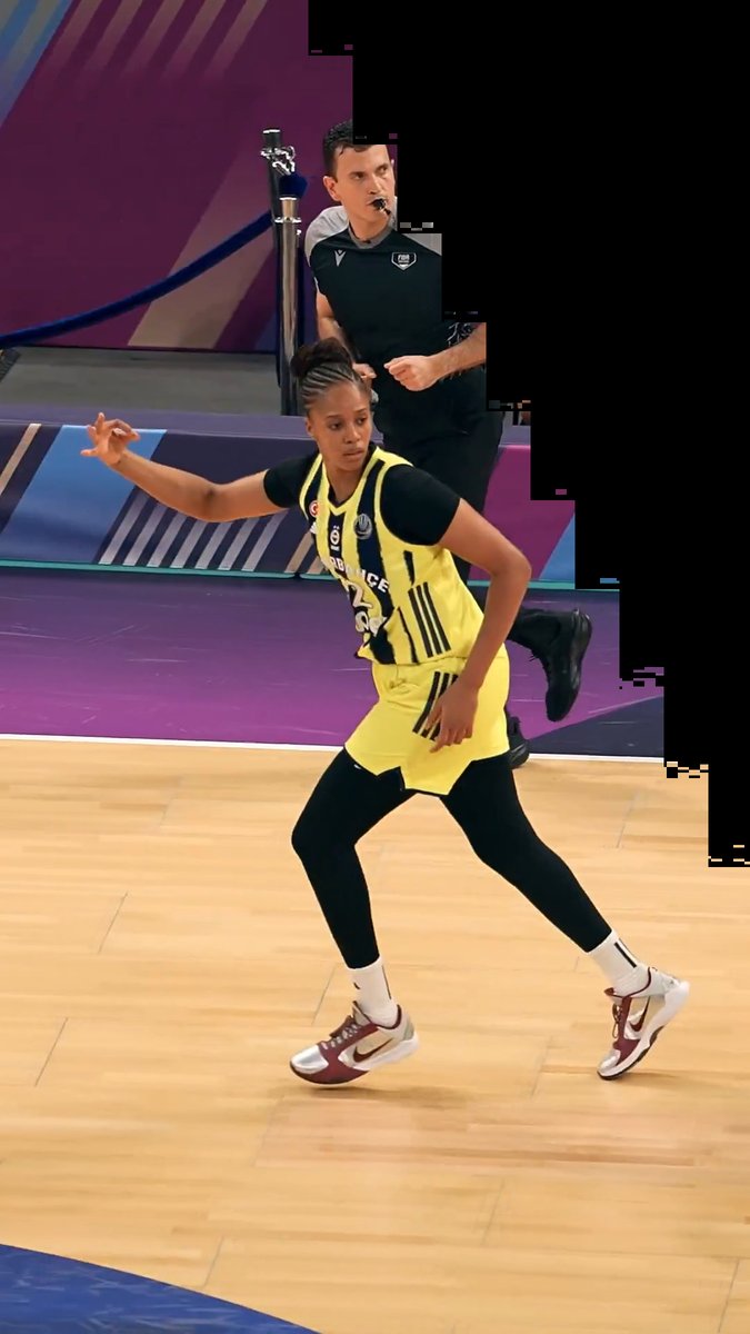 Sharing is caring 🤜🤛 #EuroLeagueWomen x Fenerbahçe Opet