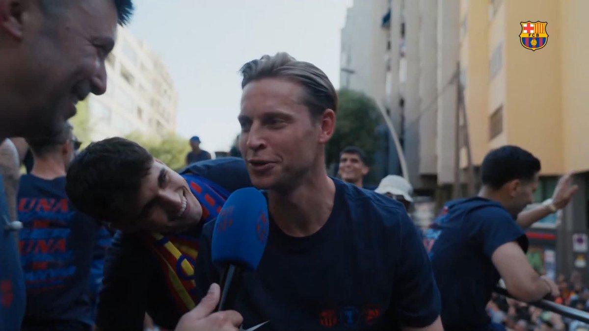 Lo que hay que aguantar, eh, Frenkie... 🤣 Menos mal que son muuuuy buenos 😌