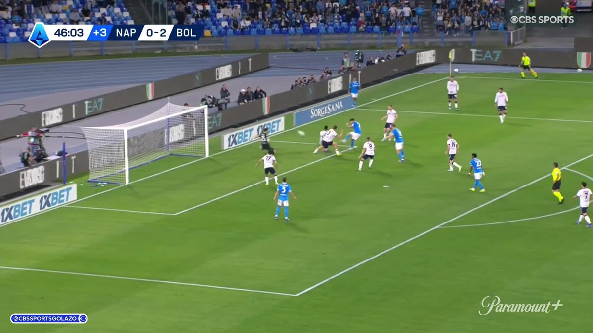 Giovanni Di Lorenzo with a smart finish to half the deficit for Napoli. 💥