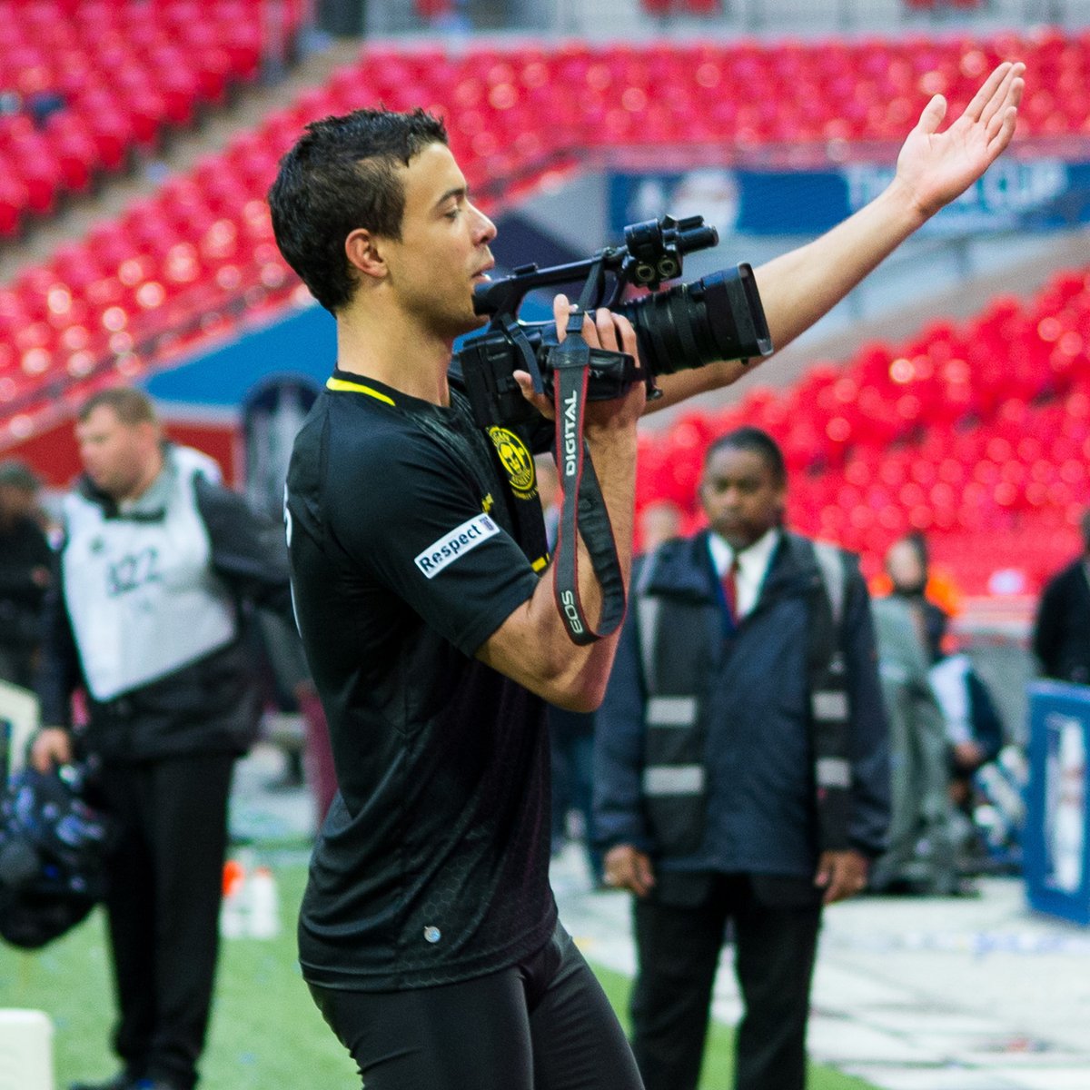 💋 Kiss Cam, brought to you by Franco Di Santo! #wafc