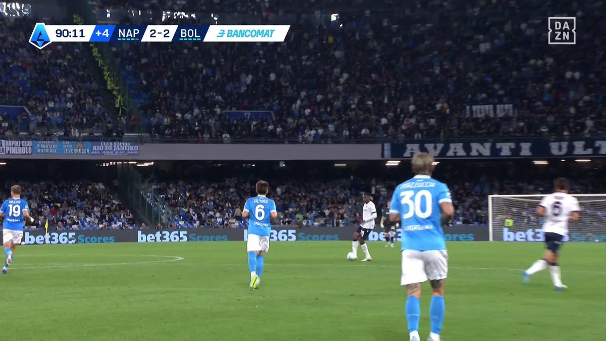 ⚽️ LA BICYCLETTE DE JONATHAN ROWE 🏴󠁧󠁢󠁥󠁮󠁧󠁿 FACE À NAPLES !!! 🤩🚲 IL OFFRE LA VICTOIRE À BOLOGNE À LA 90’ !!! 🎥 DAZN France