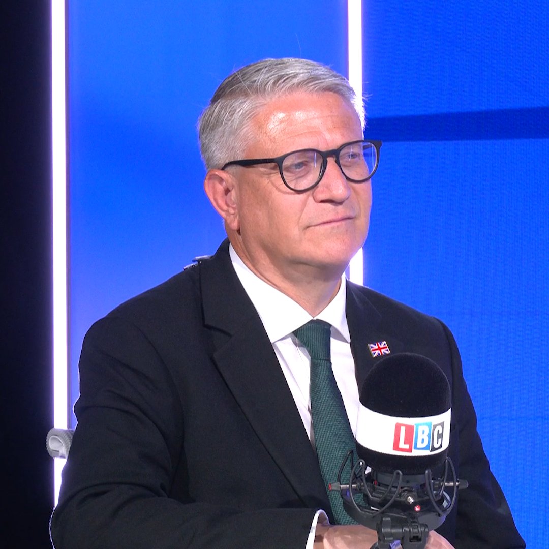 ‘If you act inappropriately, you’re kicked out of Reform.’ ‘Some would say Nigel himself acts inappropriately…’ Journalist Gavin Esler and Damian Collins take Reform’s Andrew Rosindell to task over Farage’s decision not to declare a £5m donation.