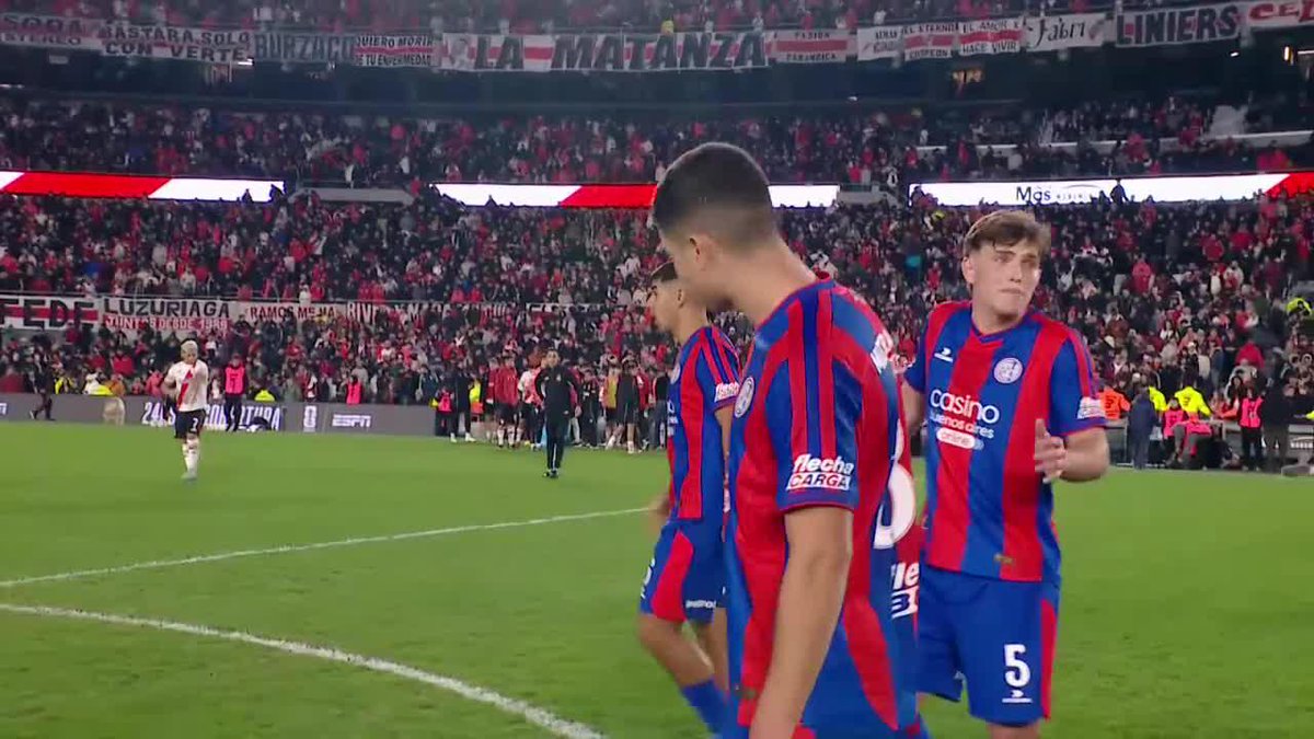 "EY, NO TENEMOS NADA QUE PERDER... NADA QUE PERDER". El comentario que le hizo Nacho Perruzzi a sus compañeros antes de la tanda de penales vs. River. Luego, tiró por arriba su disparo, cuando tenía la chance de liquidar la serie en favor del Ciclón... 😱😱😱