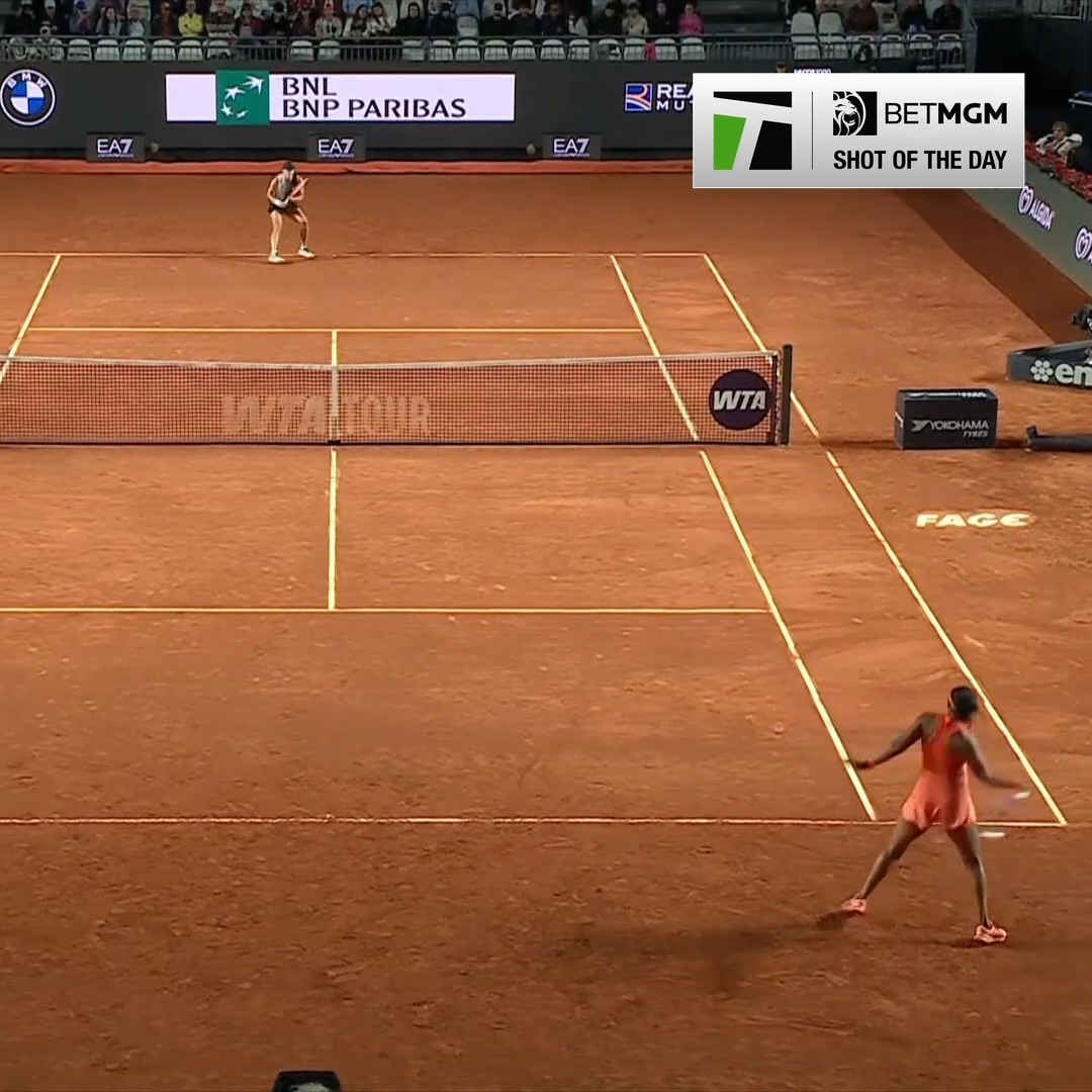 THIS angle from Iga in her win over Osaka 🤯 #IBI26 | BetMGM 🦁