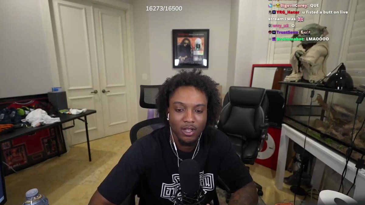 YourRAGE thought a picture of him standing zesty beside Jasontheween was edited and couldn’t believe it after he quickly got proven wrong when he checked the VOD😭