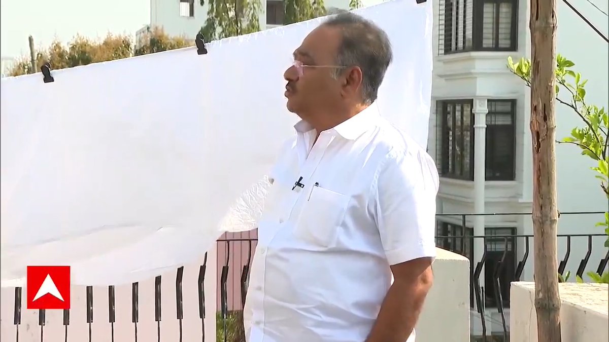 Samik Bhattacharya (Samik Bhattacharya) recalls his accident in 2012 and explains his clothing: