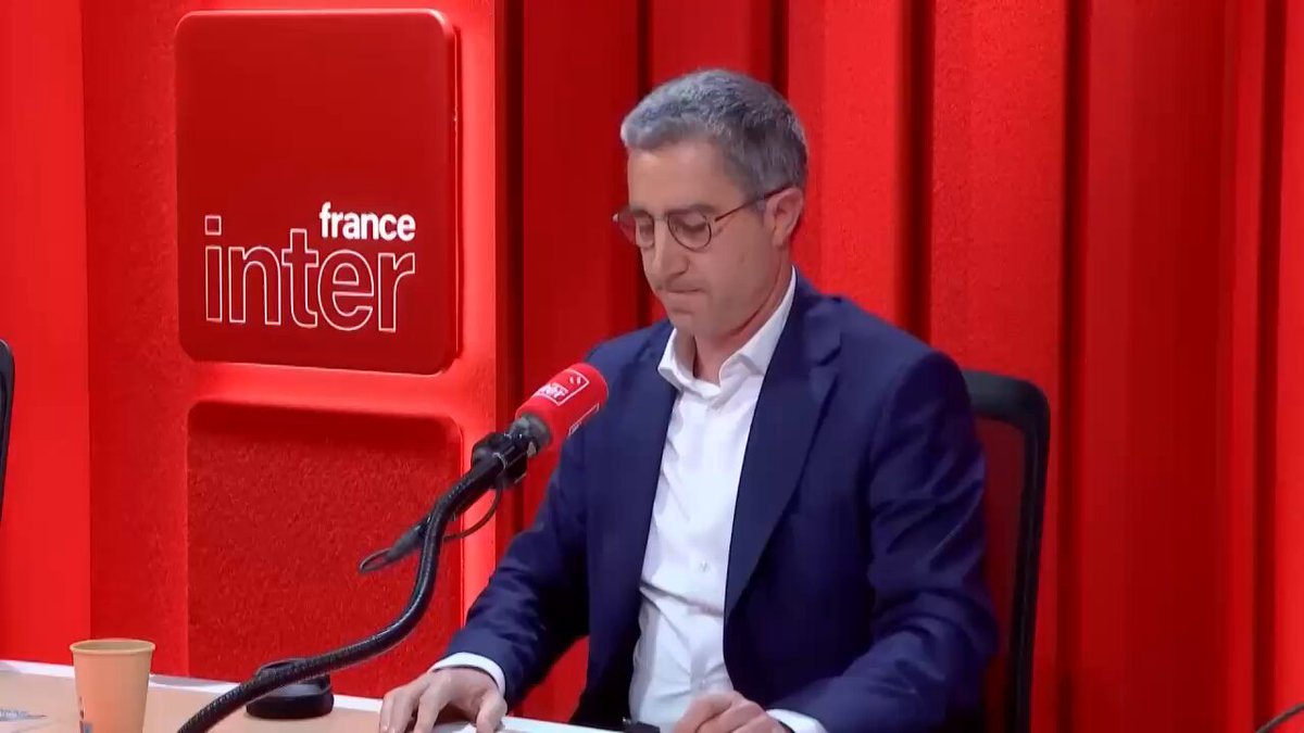 Oui, je suis candidat face au RN, que j'ai battu trois fois. Mais je suis surtout candidat pour les soignantes de l'Ephad des Feuillants, à Poitiers, pour les caristes de Id-Logistics, pour qu'ils vivent de leur travail, et pour qu'au-delà, ils aient le droit à la joie, de partir en vacances avec leurs enfants.