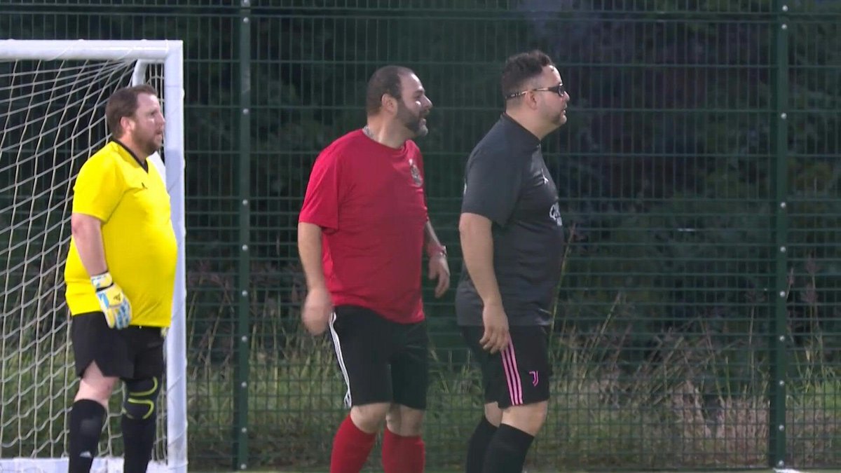🇺🇸 In big man US football league, guys score a different kind of goal "Man v Fat Soccer" is a five-a-side football league that encourages big men to shed pounds. The league is thriving in Houston as the Texan city prepares to host several World Cup matches.