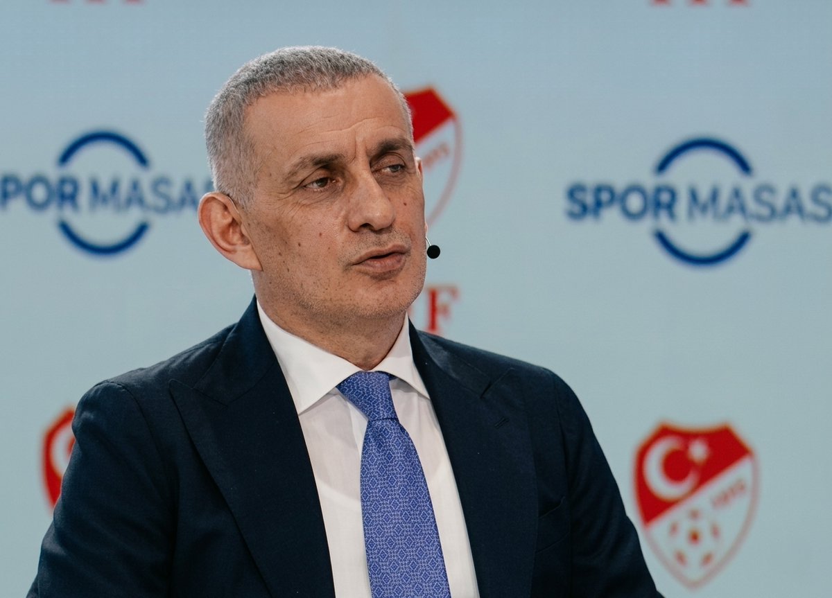— Bir Süper Lig takımı oyuncusunu asgari ücretli gibi gösteriyorsa beni saf yerine koymaktır.." İbrahim Hacıosmanoğlu: "Herhalde Süper Lig'de asgari ücretle oynayacak değil ya... Amatörde oynuyordur. Süper Lig'de asgari ücretli oyuncu yoktur."