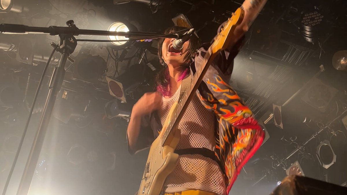 寂しくなるタイミングだね 今でも全力であの音を出し続けているので3人のライブにも遊びに来てくれ ただ全力でぶつかり合いたいだけなので、もう寂しくはさせないぞ👊 いつでも待ってます！！